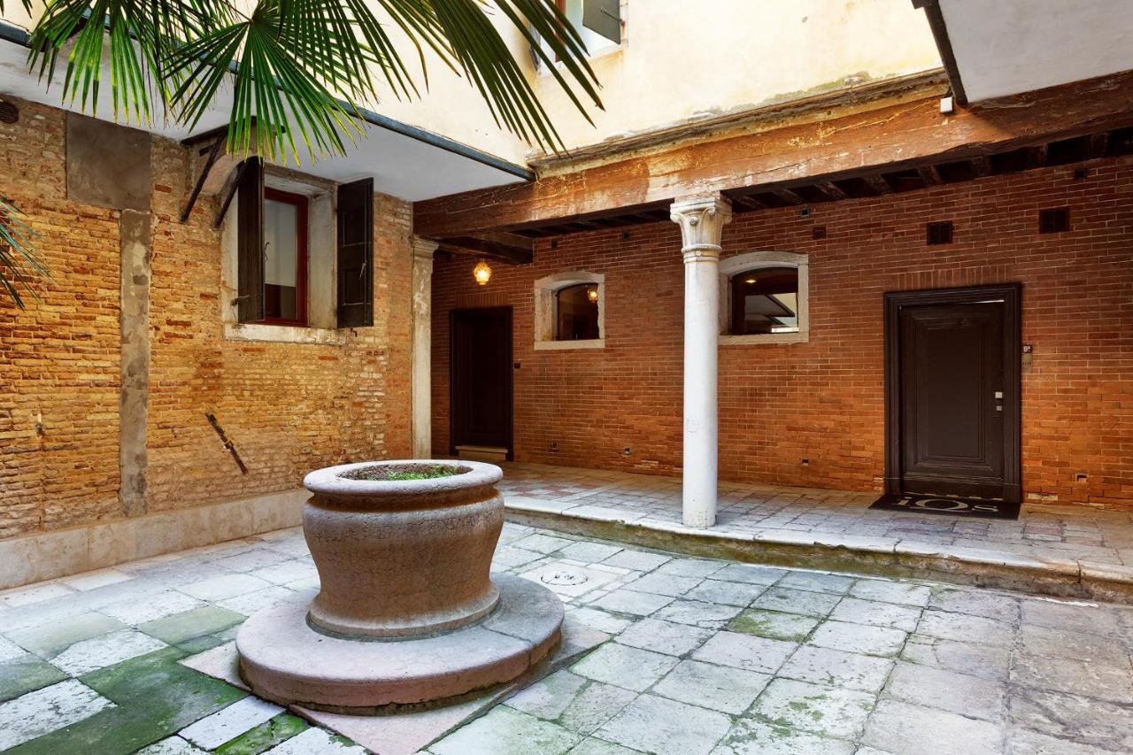 Апартаменты Charming House Iqs Венеция Экстерьер фото